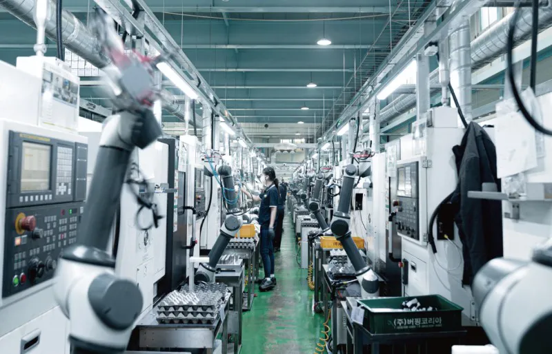 Platz sparend benefit of using Rainbow Robotics Cobots.
